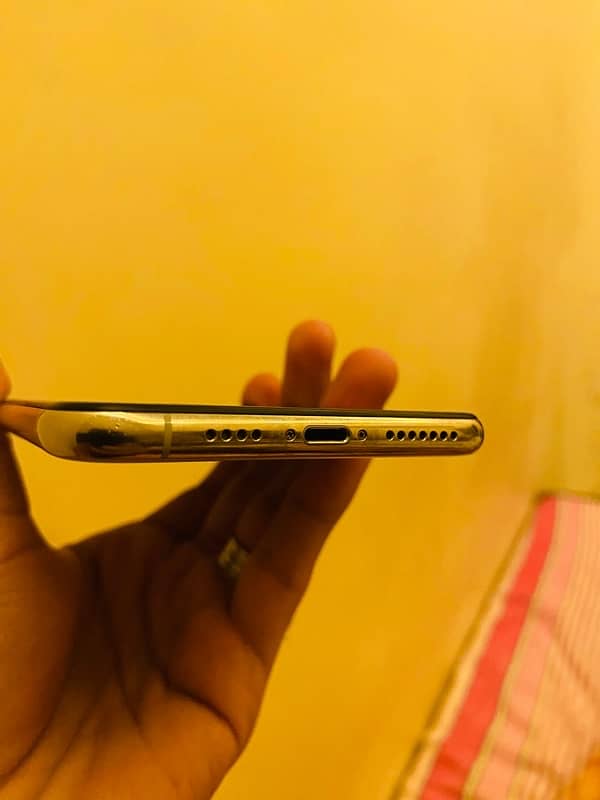 iphone xs max pta approved 5