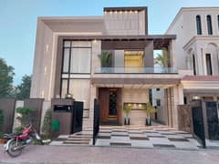 11 MARLA BRAND NEW LUXURY HOUSE FOR SALE