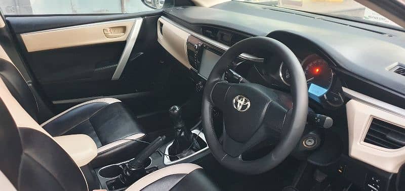 Toyota Corolla GLI 2014 MANUAL 6