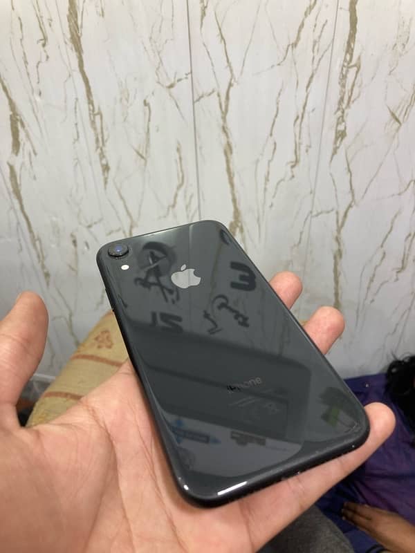 iPhone XR 0