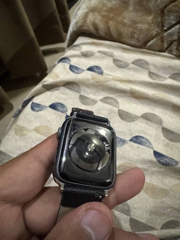 Apple Watch Series 4 44MM 1