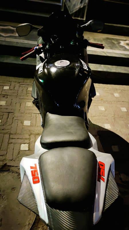 Suzuki GSX-R 750 2012 model facelift 5