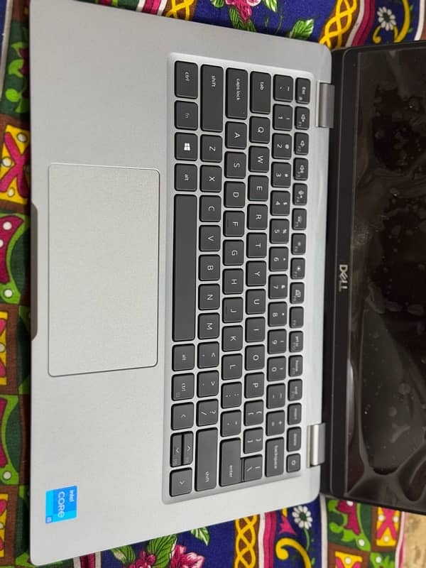 Dell Latitude 5320 3