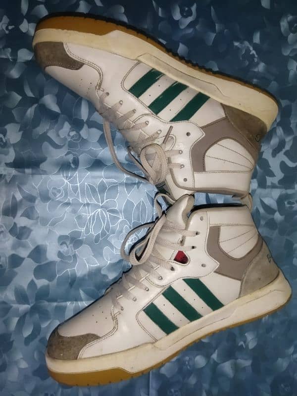 High-Top Sneakers – Used but in Good Condition 0