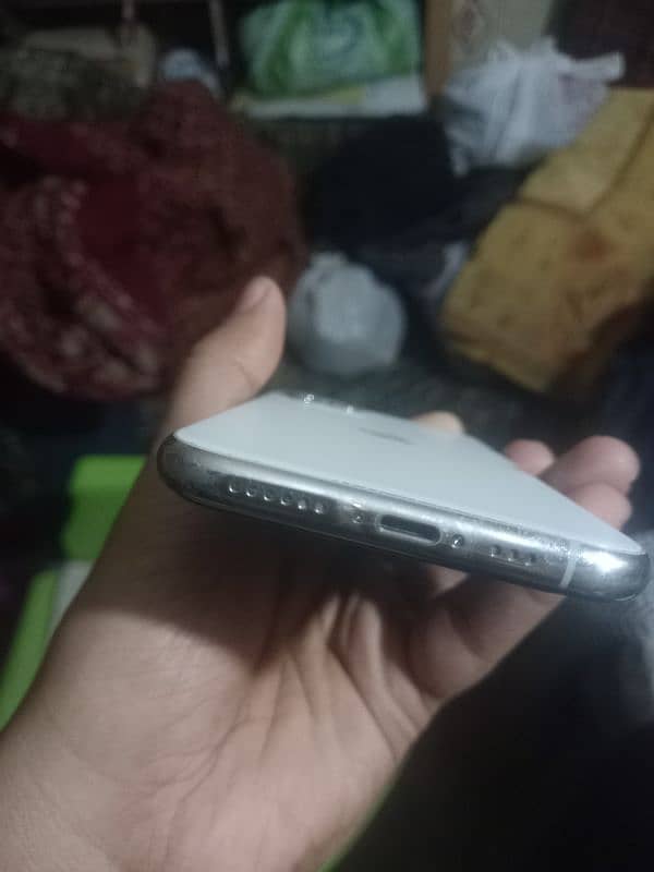 Iphone 11 pro excellent condition 8