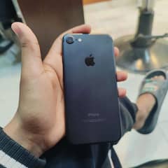 Iphone 7  33GB  Excellent Condition