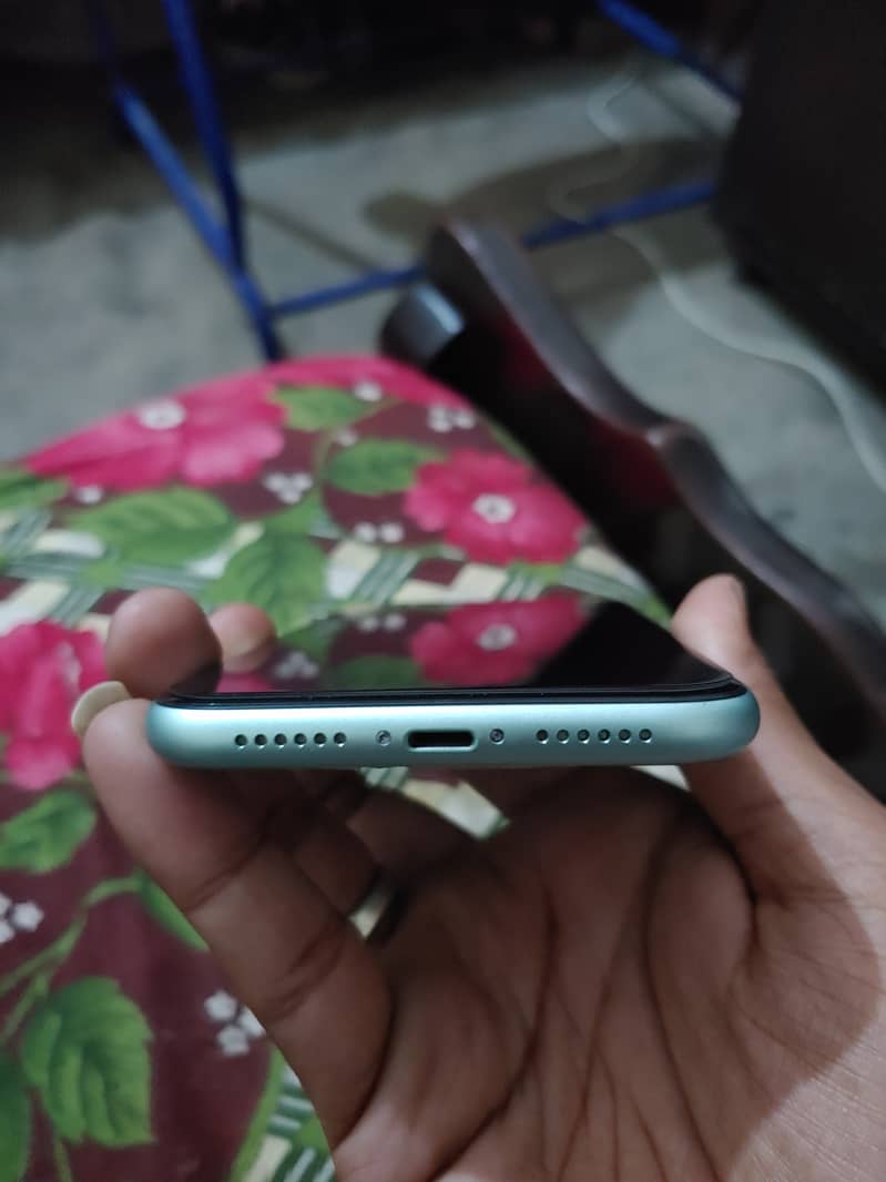 IPhone 11 NON PTA 128GB 5