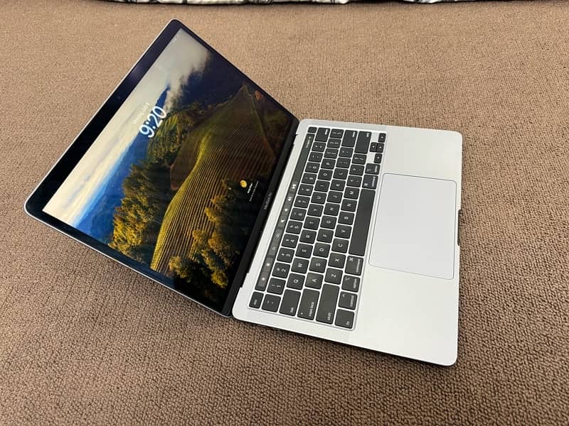 macbook pro 2020 2