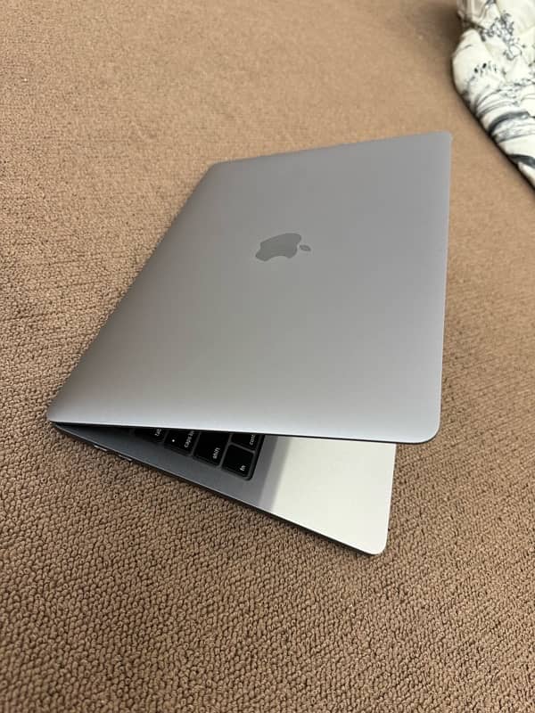 macbook pro 2020 4