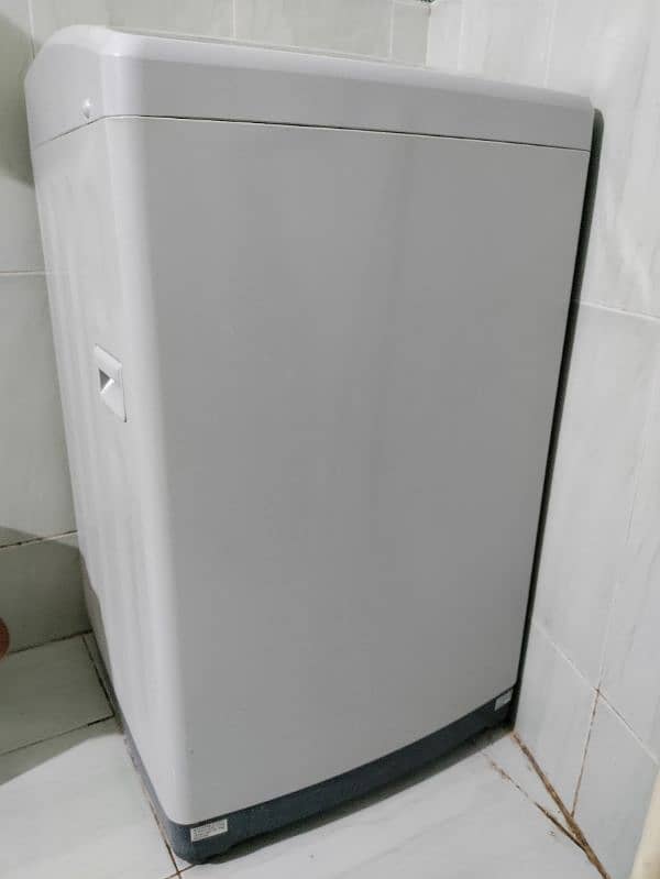 Haier New Automatic 9 KG Washing and Spin Machine. 2