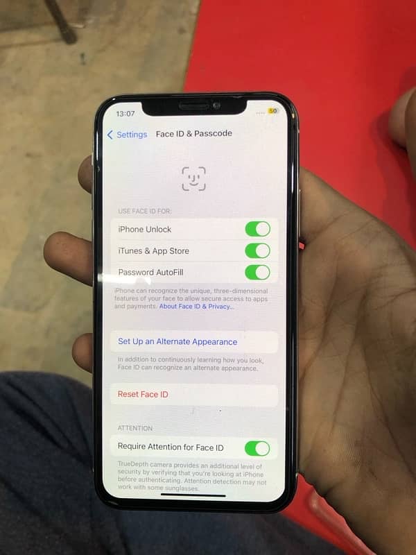 IPHONE X (256) GB 4