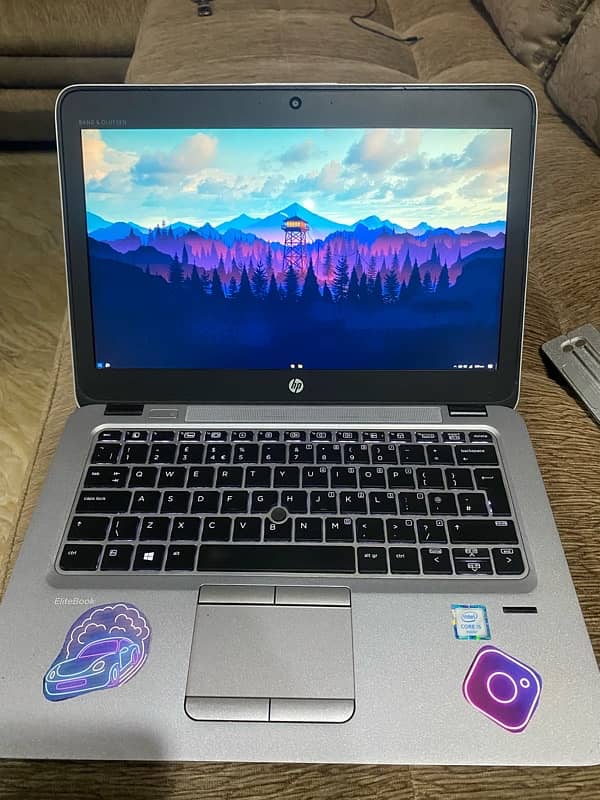 HP EliteBook 820 G3 256GB SSD with Mouse and Original Charger. 5