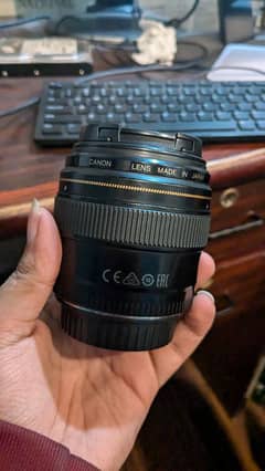 Canon 85mm 1.8 available for sale ! 8/10 conditon urgent need money