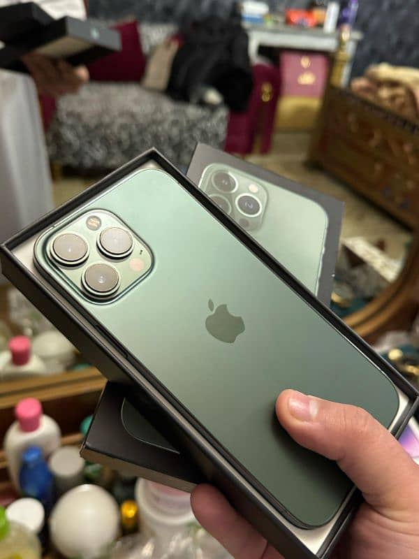 iphone 13 pro max 256 alpine green (not jv) 0