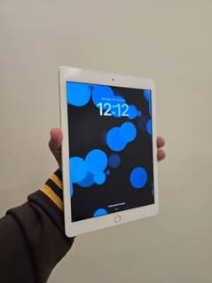 IPad 6th Gen 9.7 32GB