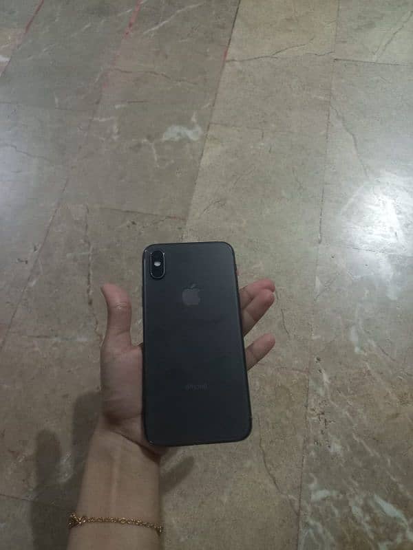 iPhone X With Box Pta Approved (READ FULL AD) 0