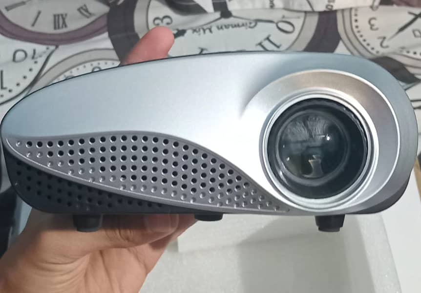 Excelvan Mini LED Projector 1