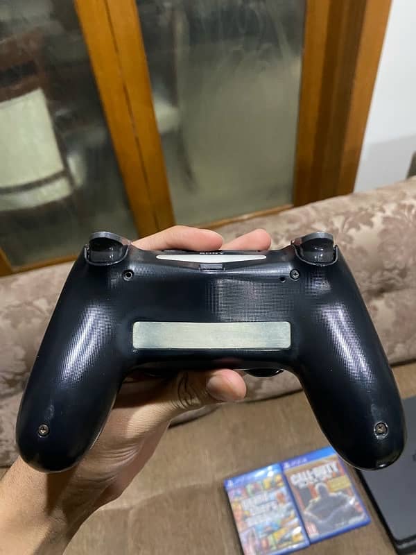 PS4 Slim 500 GB Great Condition with Original Controller and Cables 6