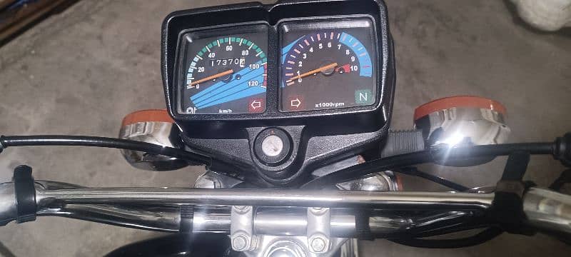 Honda CG 125cc, 2012 model new condition 2