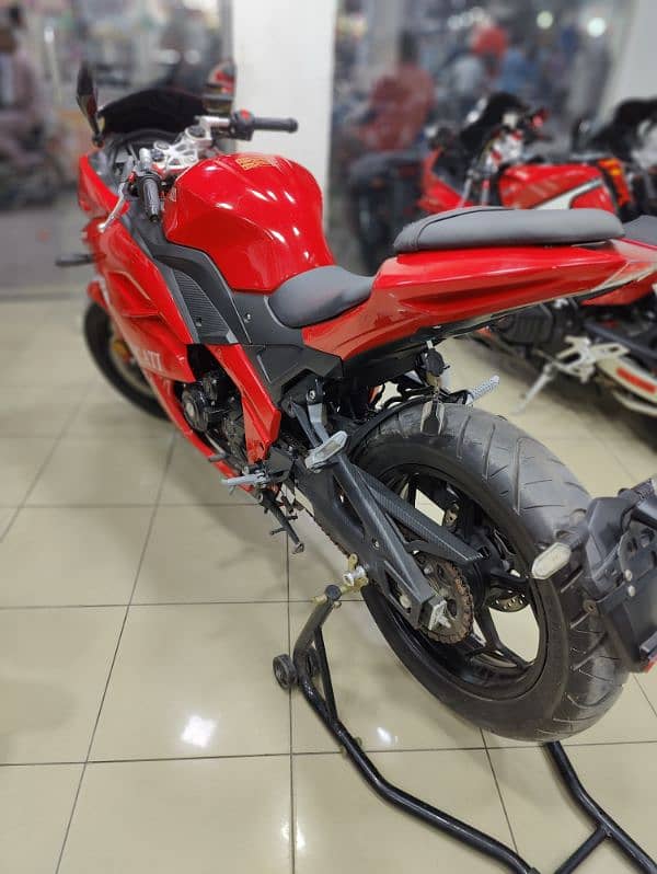 Sports Bike Dukati 24 3