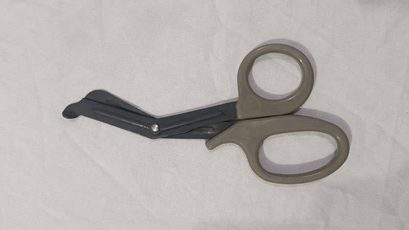 Scissor 1