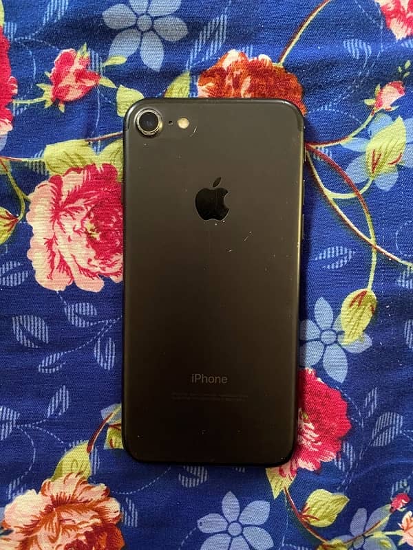 iPhone 7.128gb. PTA approved 2