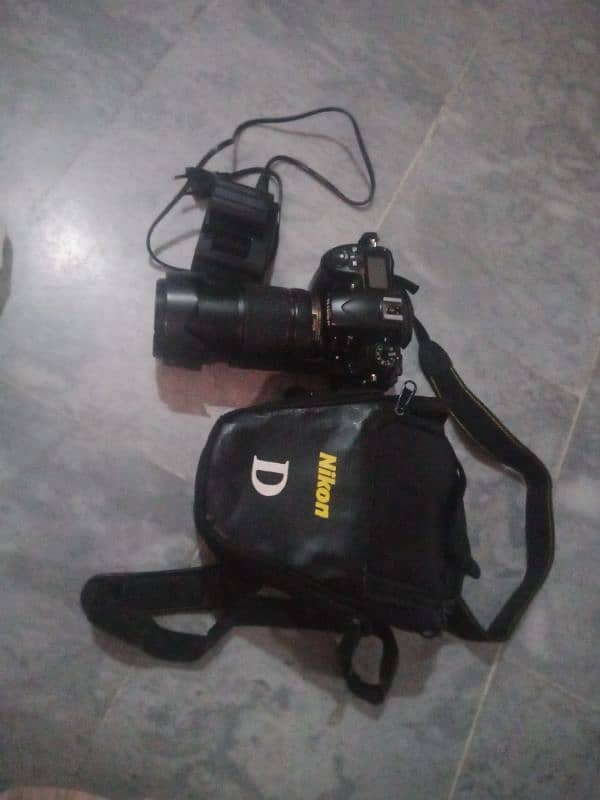 d7000 nikon with lens in good condition 0