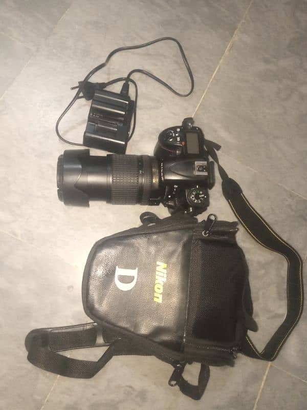 d7000 nikon with lens in good condition 5