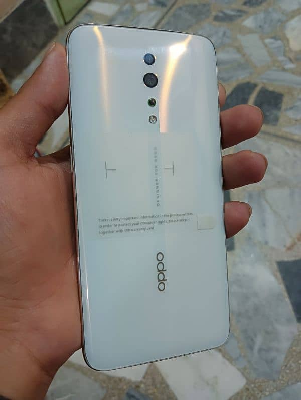 Oppo Reno Z { 8/ 512 } 1