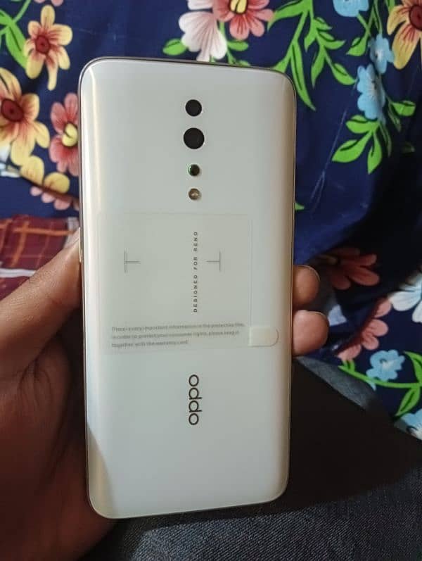 Oppo Reno Z { 8/ 512 } 10