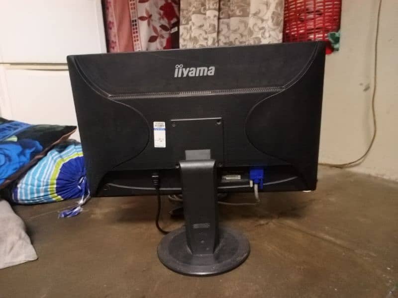 iiyama 24" inches LCD LED monitor HDMI port built-in speaker 1