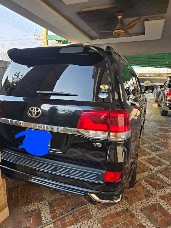 Toyota Land Cruiser v8 AX G Beige with sunroof 2