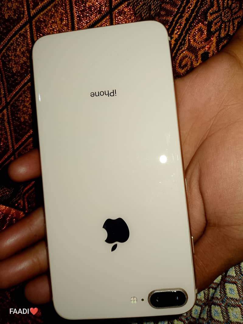 Apple iPhone 8 Plus 0