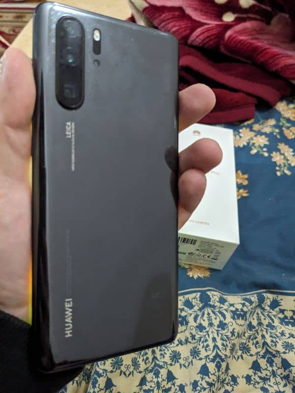 Huawei P30 Pro complete box , only serious buyers contact 6