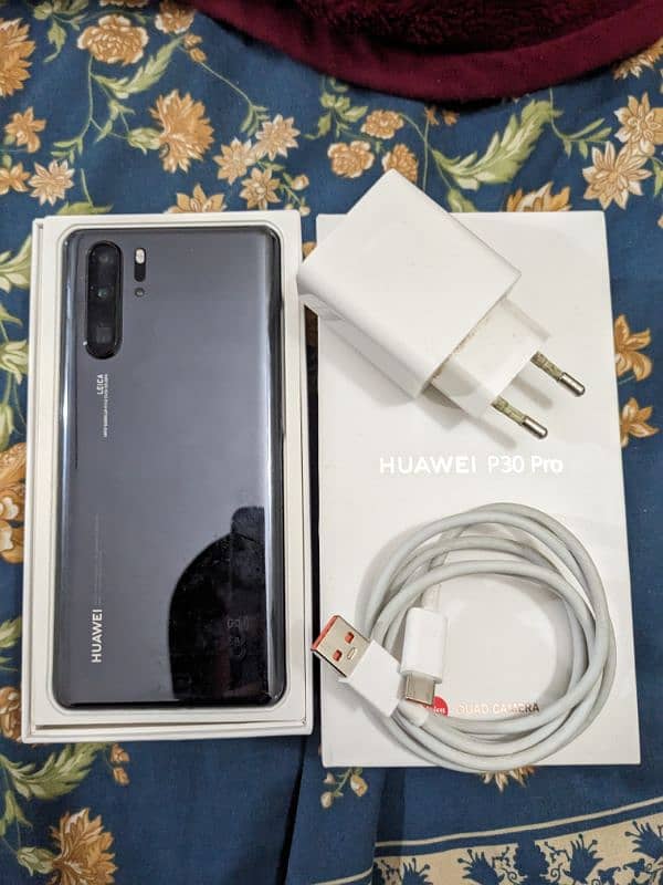 Huawei P30 Pro complete box , only serious buyers contact 8