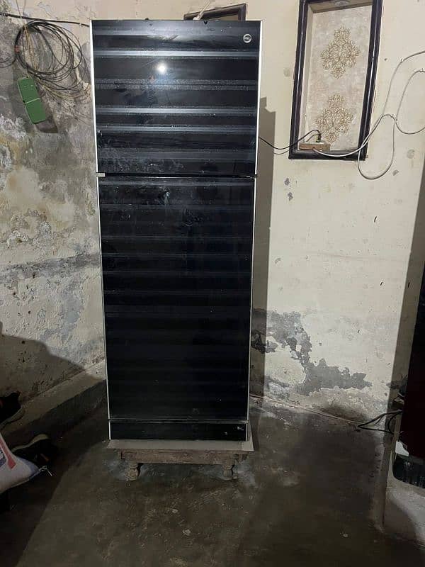 frige selling condition good 3