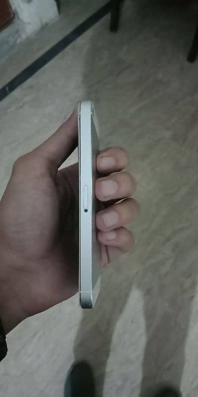 iPhone 5s non-pta 8