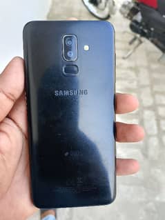 Samsung J8