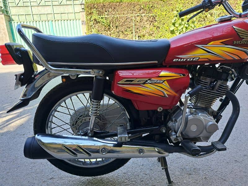 Honda 125 Excellent Condition 7