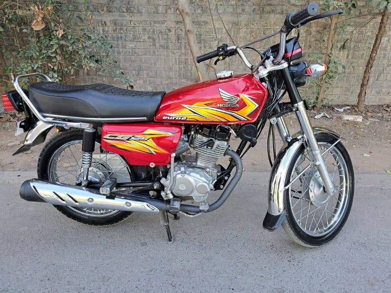 Honda 125 Excellent Condition 8