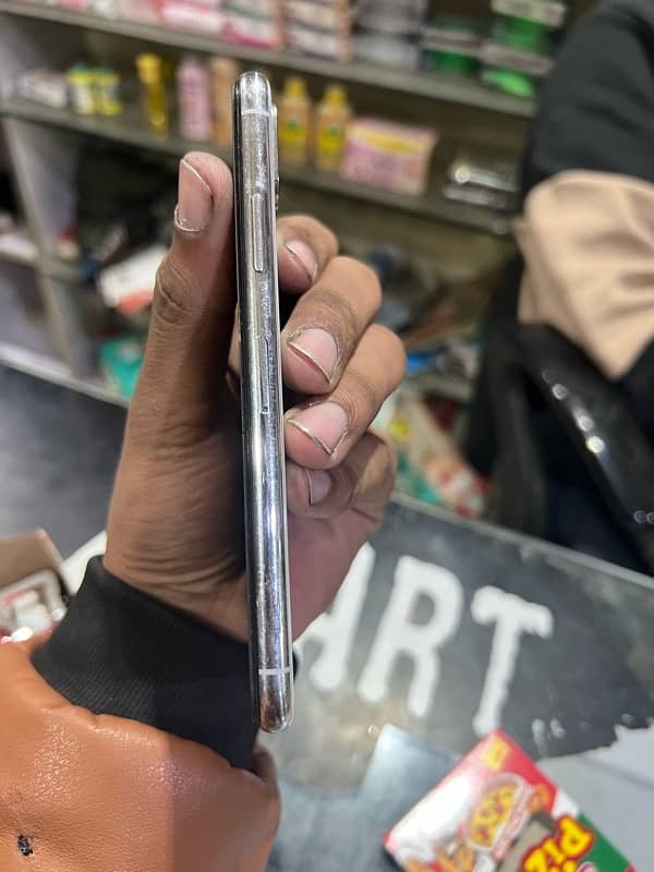 Iphone X    64GB 3