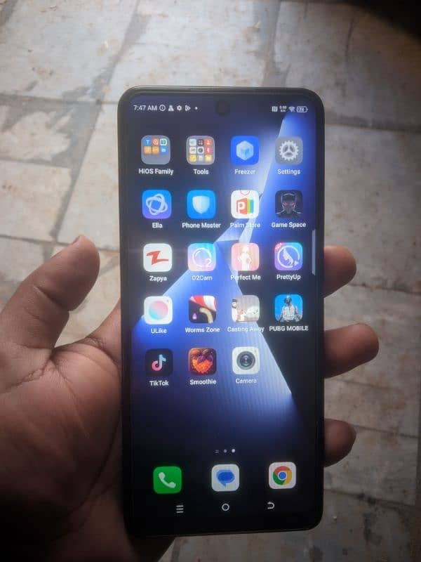 Tecno pova 5 Pro 5G 8 GB Ram 256 GB room 2