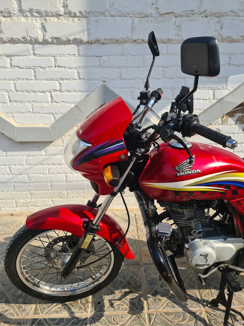 Honda CG 125 Deluxe 2014 3