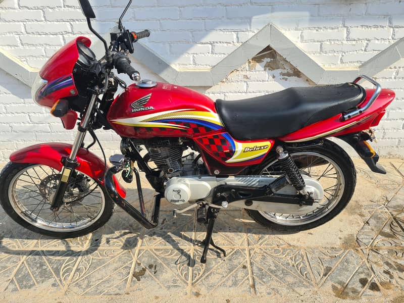 Honda CG 125 Deluxe 2014 4