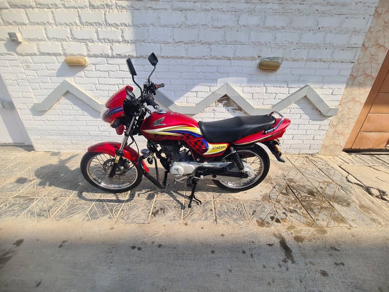 Honda CG 125 Deluxe 2014 5