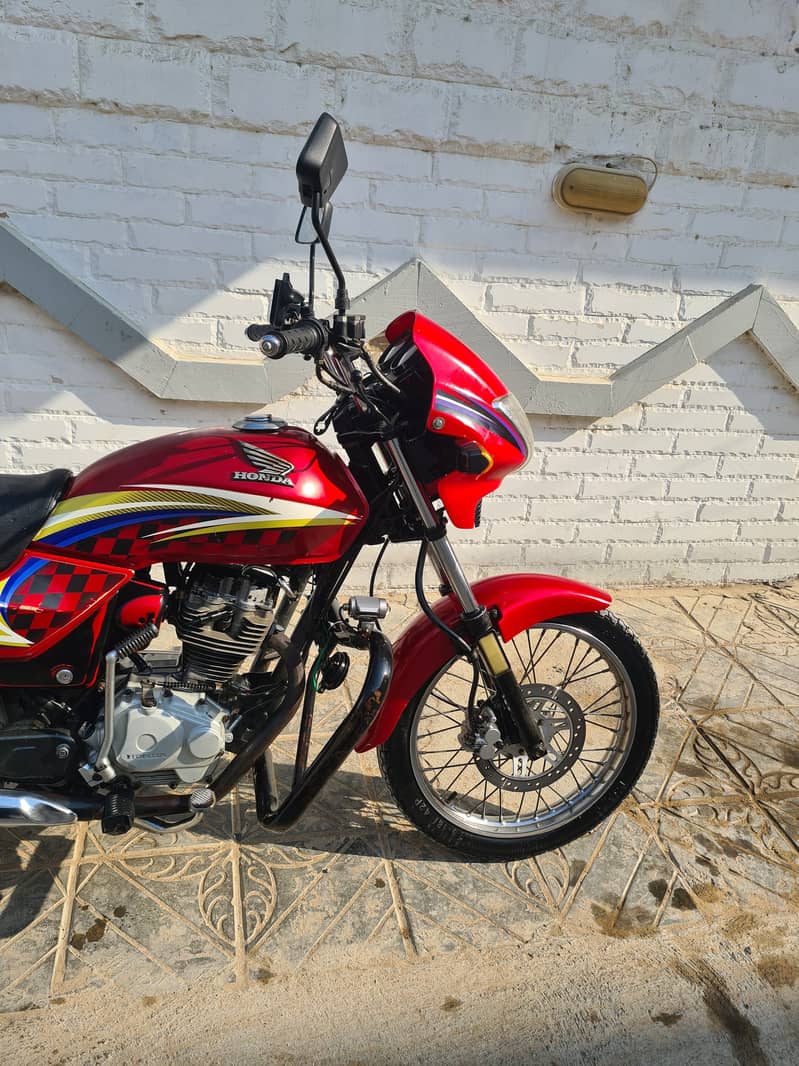 Honda CG 125 Deluxe 2014 9