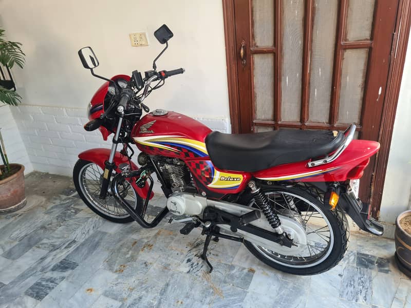 Honda CG 125 Deluxe 2014 16