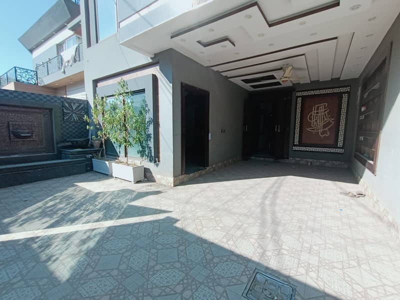 13 Marla Like Brand New House Available For Sale In Johar Town Prime Location 1