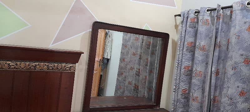 Wood made dressing table is available for sell 8