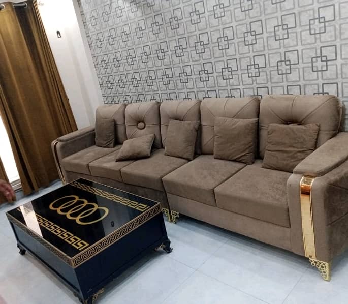 400 Square Feet Flat For rent Available In Bahria Town 0